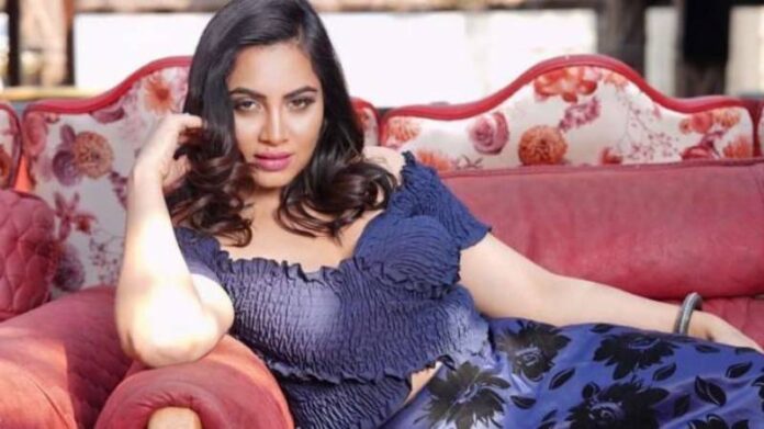 Bigg Boss famed Arshi Khan's dream fulfilled as she buys her first house in Mumbai
