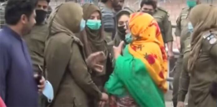 PML-N leader arrested for slapping lady constable outside Lahore court